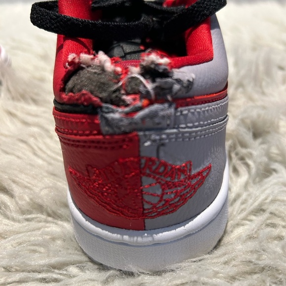 AIR JORDAN 1 LOW SE SPLIT SNEAKERS - Picture 7 of 13